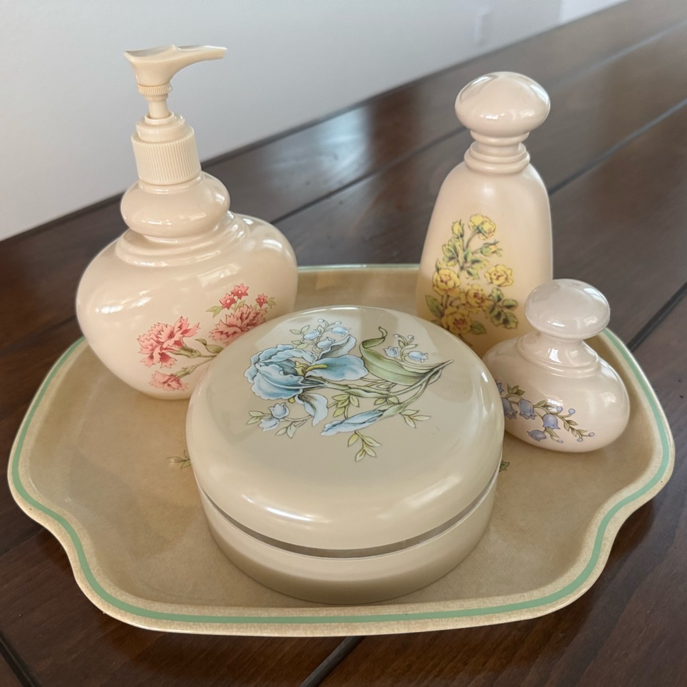 Vintage Avon Floral Bath Set - Cream